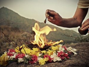 ecuador-yoga-school-fire-meditation