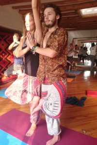ecuador-yoga-school-partner-yoga-practice